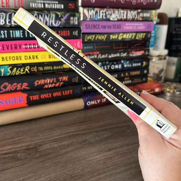 RESTLESS. - Picture 3 of 3